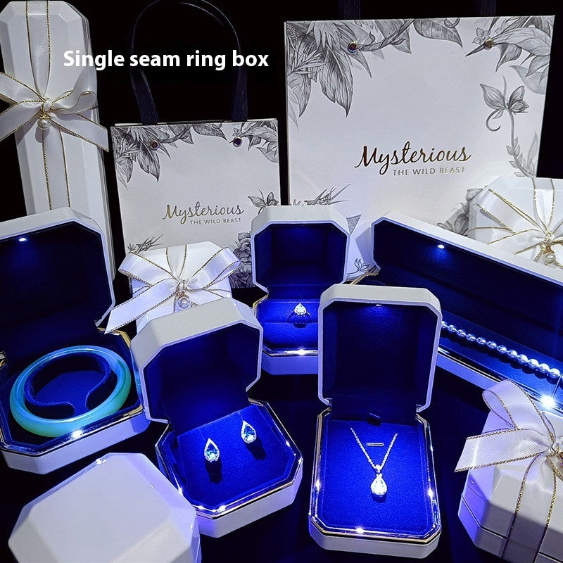 High-end LED Gift Box Necklace Ring Wrist Strap Small Kit Watch Packaging Birthday Gift Box Machine Proposal