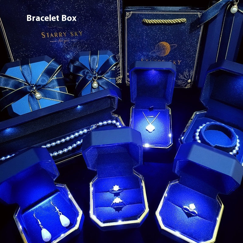 High-end LED Gift Box Necklace Ring Wrist Strap Small Kit Watch Packaging Birthday Gift Box Machine Proposal